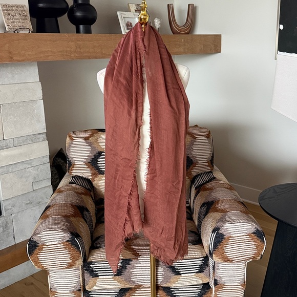 White House Black Market Beautiful Brown Scarf - Picture 2 of 6